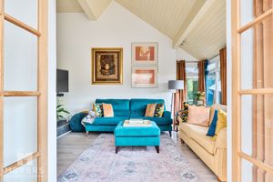 Valuted Ceiling- click for photo gallery